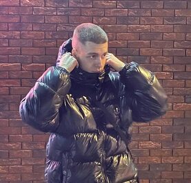 Артём